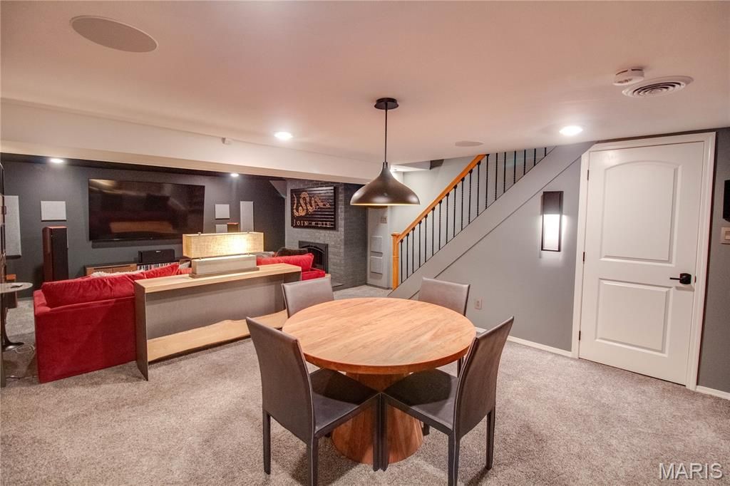 Image 36 of property listing at 4805 Chateau Drive, Godfrey, IL 62035