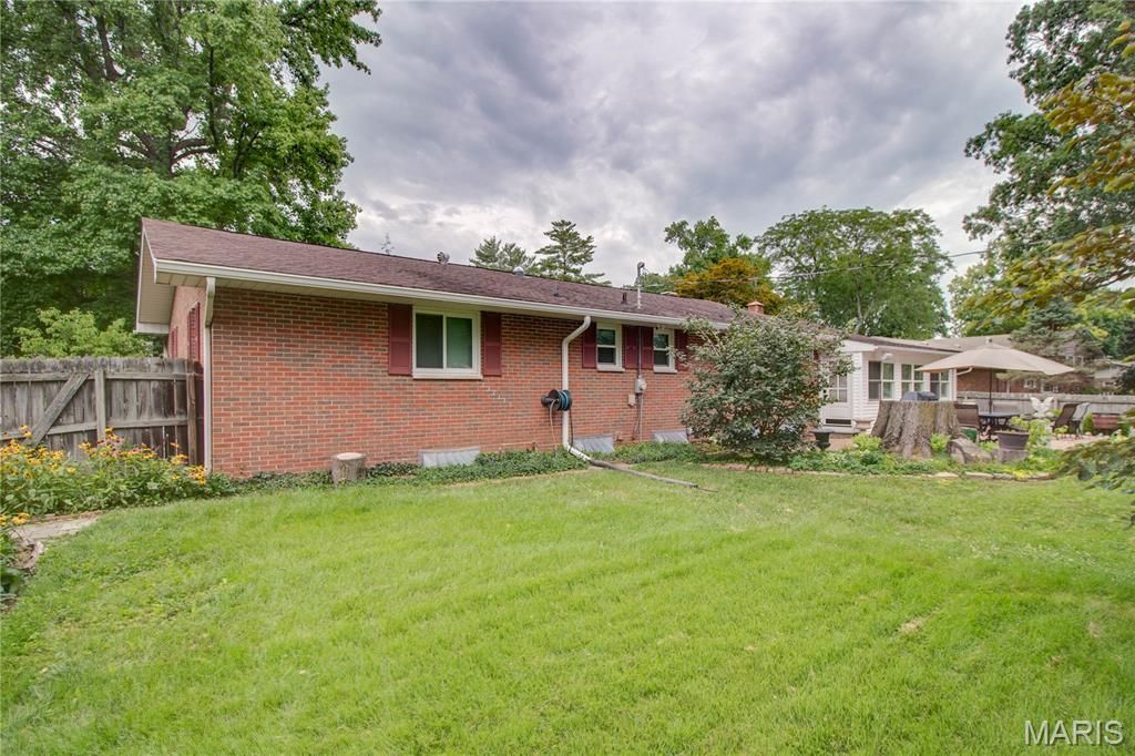 Image 41 of property listing at 4805 Chateau Drive, Godfrey, IL 62035