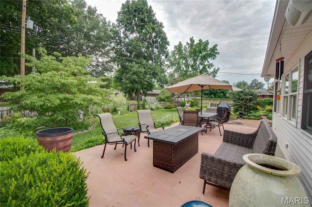 Image 45 of property listing at 4805 Chateau Drive, Godfrey, IL 62035