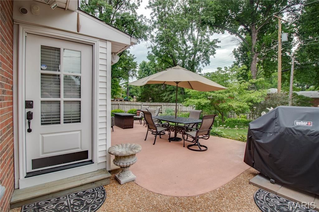 Image 48 of property listing at 4805 Chateau Drive, Godfrey, IL 62035