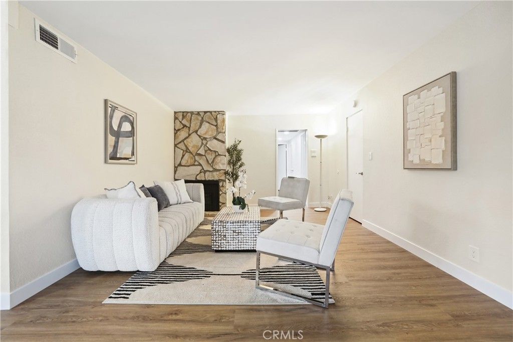 5252 Agnes 2, Valley Village, CA 91607 — photo 3