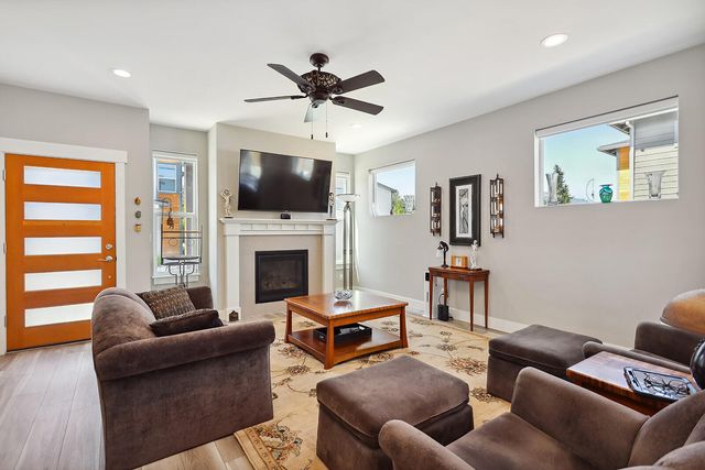 1250 29th Street, Hood River, OR 97031