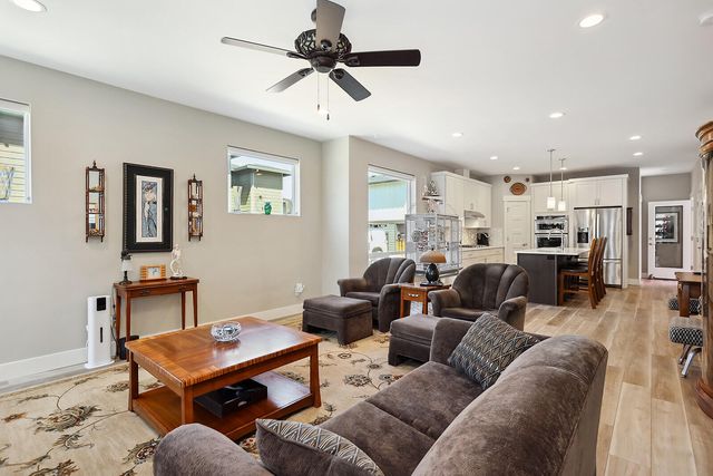 1250 29th Street, Hood River, OR 97031