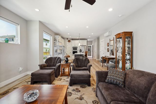 1250 29th Street, Hood River, OR 97031