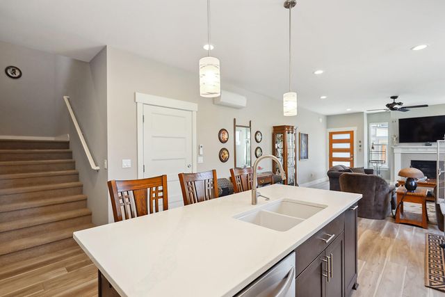 1250 29th Street, Hood River, OR 97031