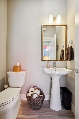 1250 29th Street, Hood River, OR 97031