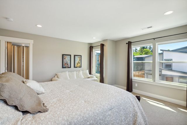 1250 29th Street, Hood River, OR 97031