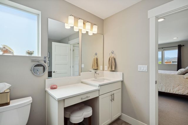 1250 29th Street, Hood River, OR 97031