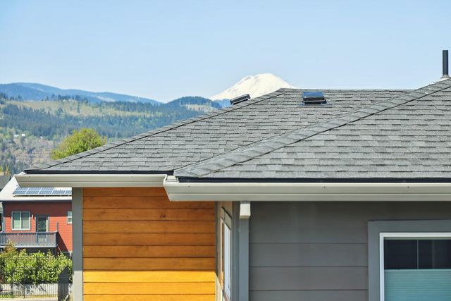 1250 29th Street, Hood River, OR 97031