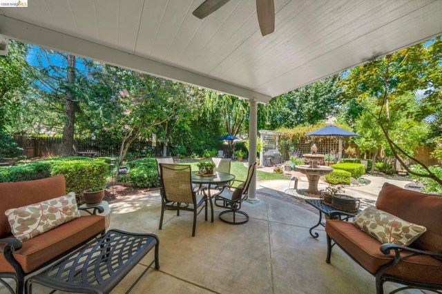 4247 Christopher Michael Ct, Tracy, CA 95377