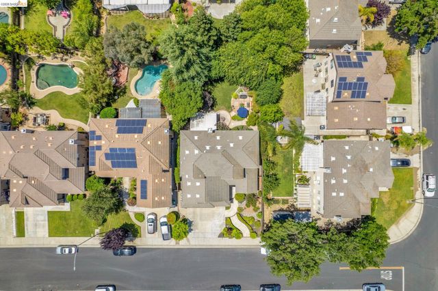 4247 Christopher Michael Ct, Tracy, CA 95377