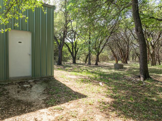 2731 Garrett Lane, China Spring, TX 76633