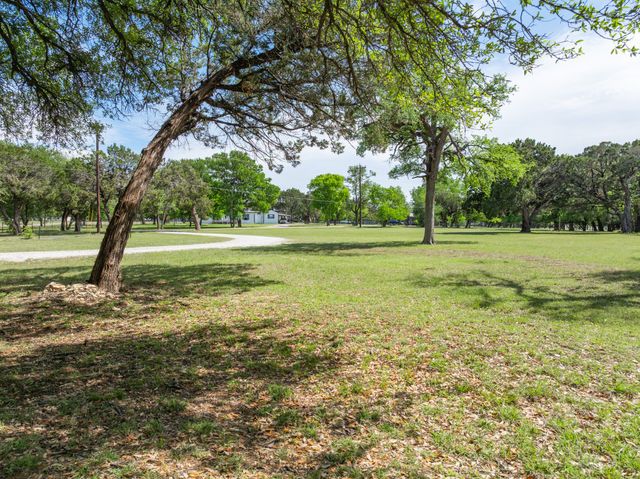 2731 Garrett Lane, China Spring, TX 76633