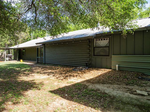 2731 Garrett Lane, China Spring, TX 76633