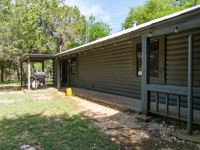 2731 Garrett Lane, China Spring, TX 76633