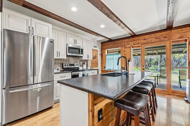 2731 Garrett Lane, China Spring, TX 76633