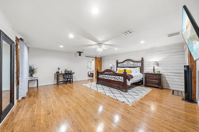 2731 Garrett Lane, China Spring, TX 76633