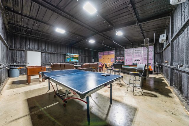 2731 Garrett Lane, China Spring, TX 76633
