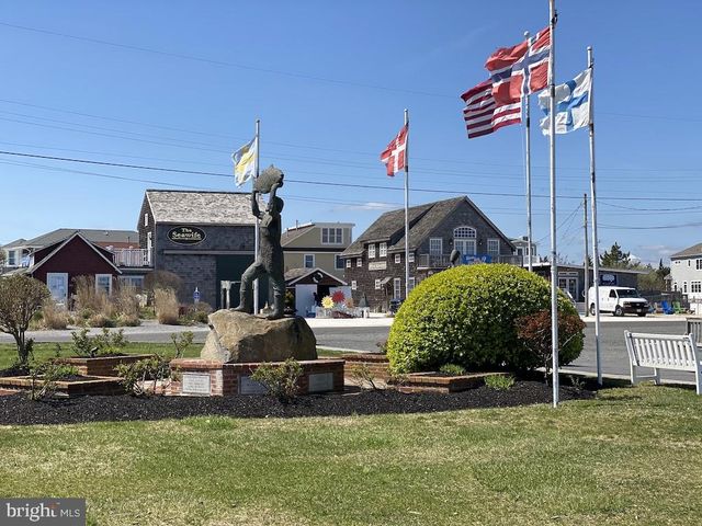 3 W 18TH ST, Barnegat Light, NJ 08006