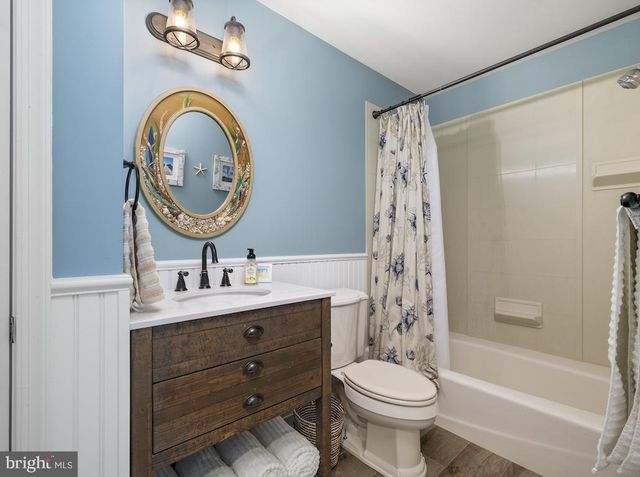 3 W 18TH ST, Barnegat Light, NJ 08006