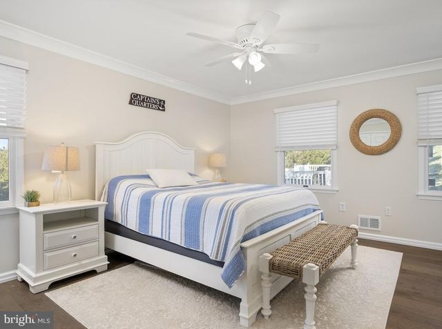 3 W 18TH ST, Barnegat Light, NJ 08006