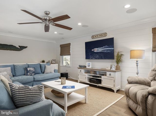 3 W 18TH ST, Barnegat Light, NJ 08006