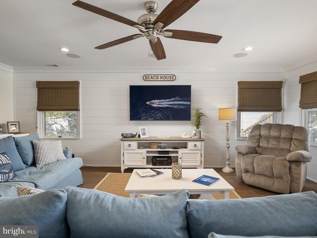 3 W 18TH ST, Barnegat Light, NJ 08006