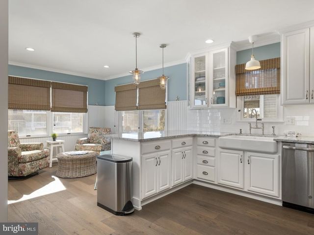 3 W 18TH ST, Barnegat Light, NJ 08006