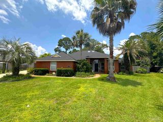1611 Luzon Ln, Gulf Breeze, FL 32563