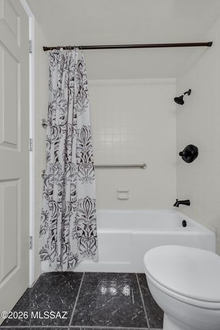 5701 E Glenn St Apt 76, Tucson, AZ 85712