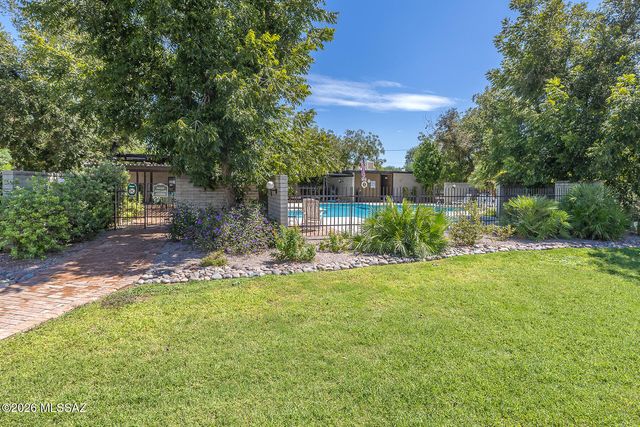 5701 E Glenn St Apt 76, Tucson, AZ 85712