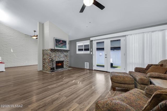 5701 E Glenn St Apt 76, Tucson, AZ 85712