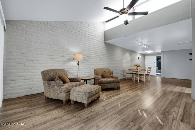 5701 E Glenn St Apt 76, Tucson, AZ 85712