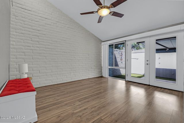 5701 E Glenn St Apt 76, Tucson, AZ 85712