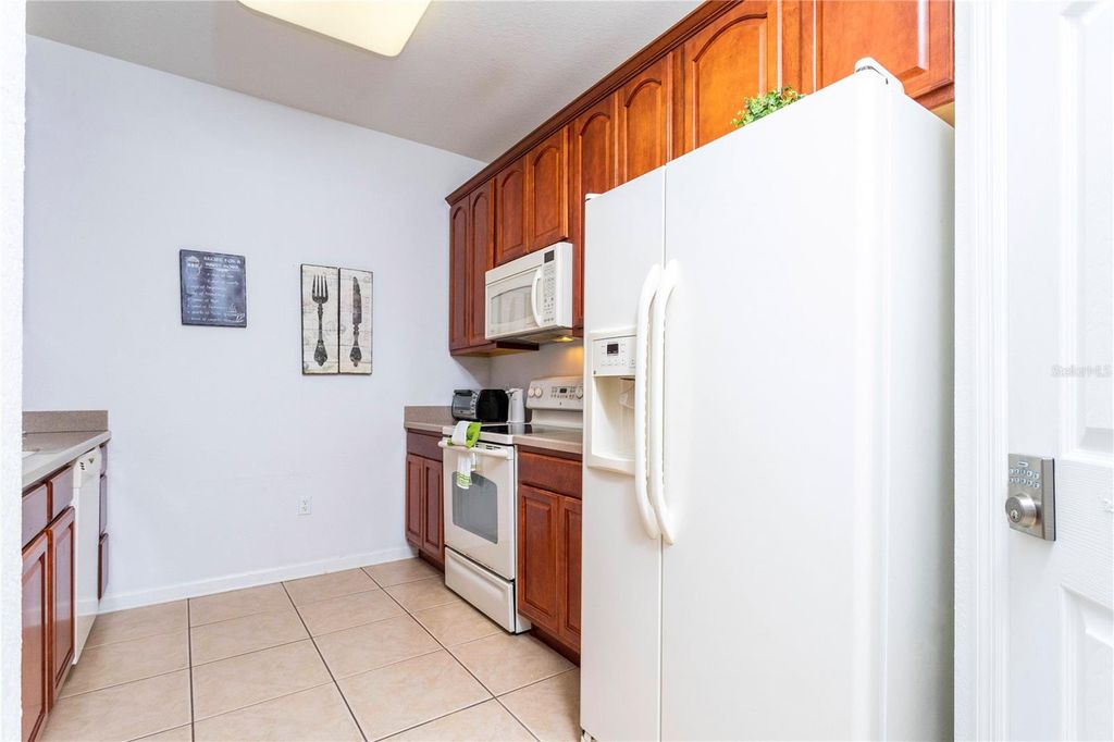 Image 11 of property listing at 5000 CAYVIEW AVENUE 30908, Orlando, FL 32819