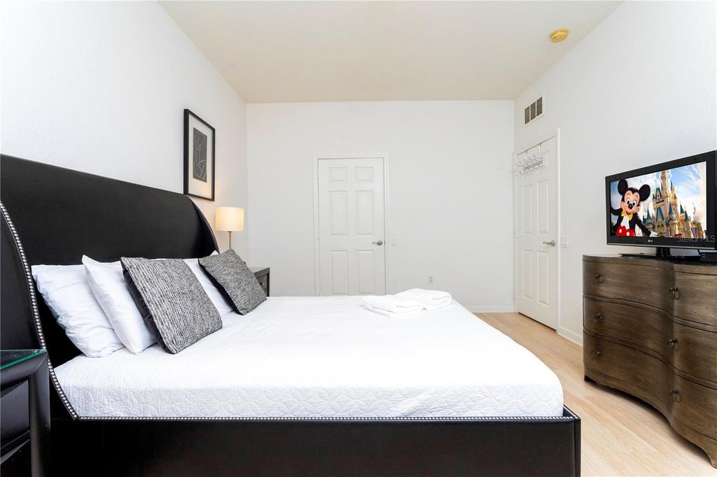 Image 18 of property listing at 5000 CAYVIEW AVENUE 30908, Orlando, FL 32819