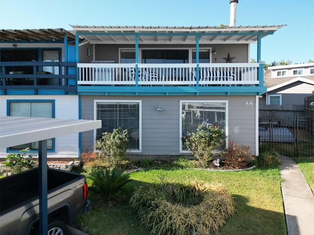 88 Lakeview Village, Conroe, TX 77356