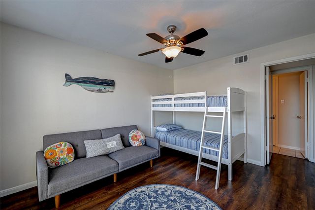 88 Lakeview Village, Conroe, TX 77356