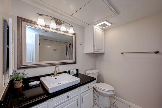 88 Lakeview Village, Conroe, TX 77356