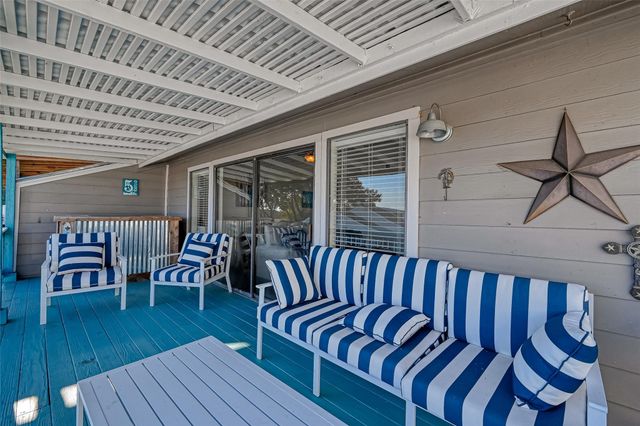 88 Lakeview Village, Conroe, TX 77356