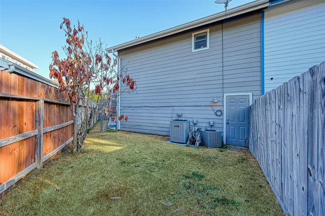 88 Lakeview Village, Conroe, TX 77356