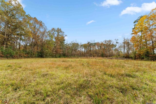 5498 Old Liberty Rd, Clinton, LA 70722