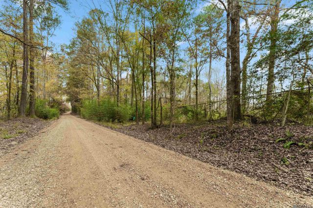 5498 Old Liberty Rd, Clinton, LA 70722