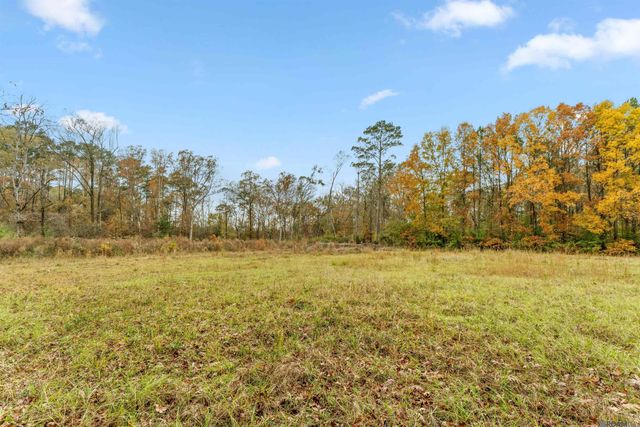 5498 Old Liberty Rd, Clinton, LA 70722