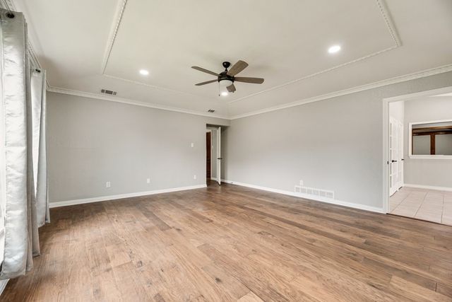 915 Greenbriar Lane, Duncanville, TX 75137