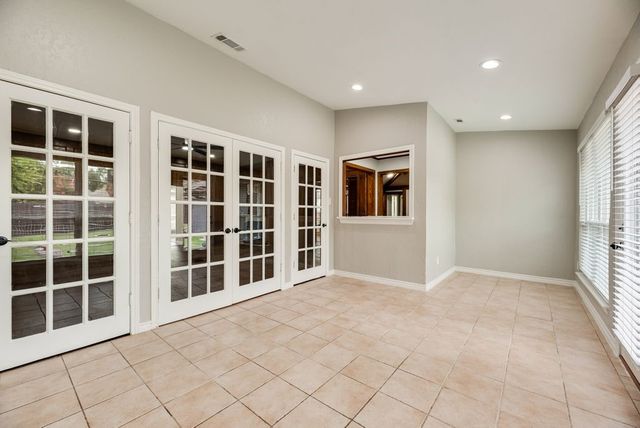 915 Greenbriar Lane, Duncanville, TX 75137