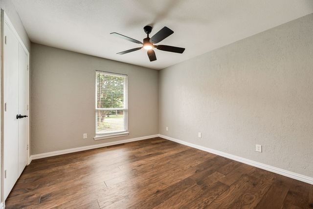 915 Greenbriar Lane, Duncanville, TX 75137
