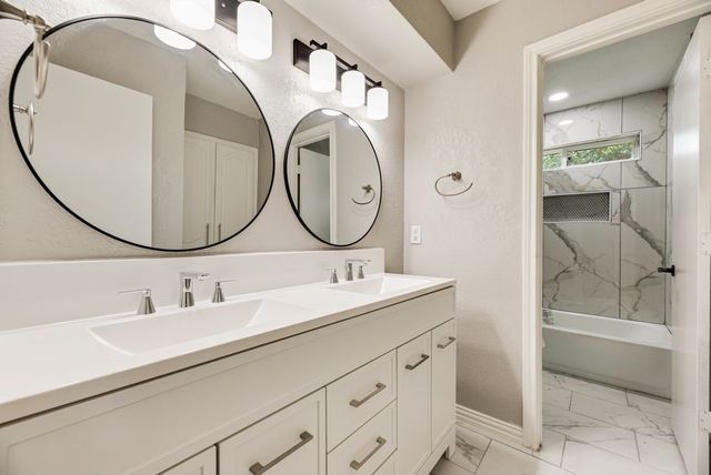 915 Greenbriar Lane, Duncanville, TX 75137