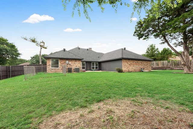 915 Greenbriar Lane, Duncanville, TX 75137