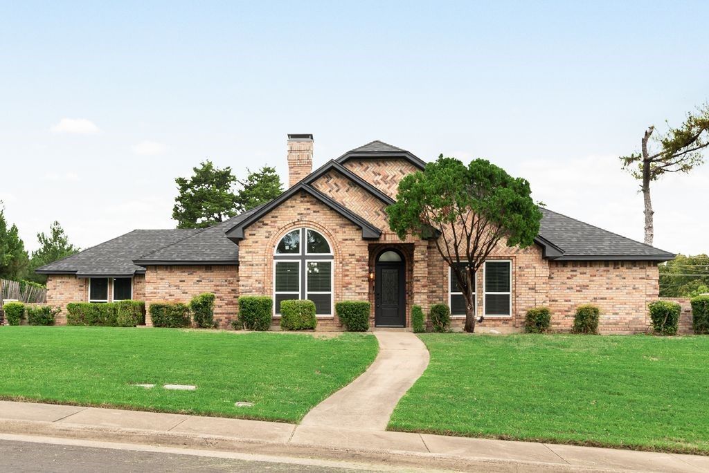 915 Greenbriar Lane, Duncanville, TX 75137